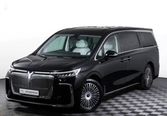 Подержанный автомобиль Voyah Dream 2025 года (31 фото)