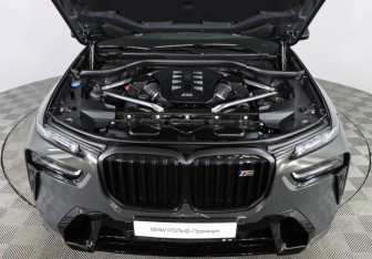 Новый BMW X7 2025 (10 фото)