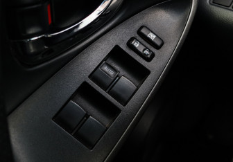 Подержанный автомобиль Toyota RAV4 2012 года (19 фото)