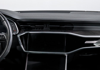 Подержанный автомобиль Audi A6 Sedan 2019 года (13 фото)