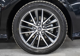 Подержанный автомобиль Toyota Camry Sedan 2023 года (25 фото)