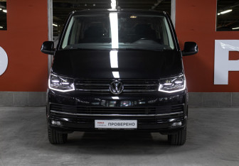 Подержанный автомобиль Volkswagen Caravelle 2017 года (2 фото)