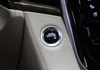 Подержанный автомобиль Cadillac Escalade Suv 2020 года (18 фото)