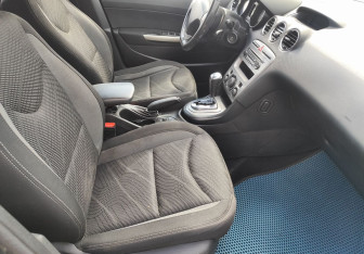 Подержанный автомобиль Peugeot 408 2014 года (9 фото)