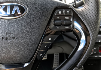 Подержанный автомобиль Kia Ceed Hatchback 2013 года (27 фото)