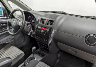 Подержанный автомобиль Suzuki SX4 Hatchback 2013 года (18 фото)