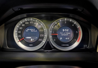 Подержанный автомобиль Volvo XC70 2011 года (13 фото)