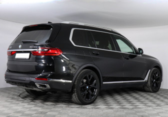 Подержанный автомобиль BMW X7 2019 года (2 фото)