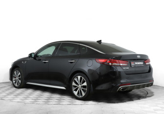 Подержанный автомобиль Kia Optima Sedan 2016 года (7 фото)