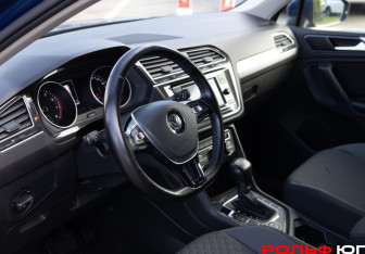 Подержанный автомобиль Volkswagen Tiguan 2018 года (10 фото)