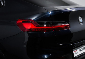 Подержанный автомобиль BMW X4 2019 года (16 фото)