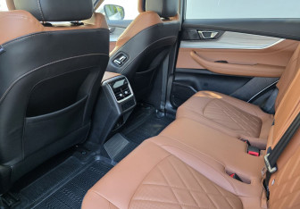 Подержанный автомобиль Chery Tiggo 8 Pro Max 2022 года (10 фото)
