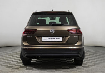 Подержанный автомобиль Volkswagen Tiguan 2018 года (6 фото)