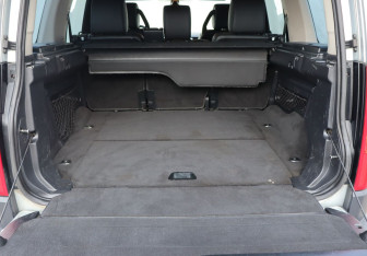 Подержанный автомобиль Land Rover Discovery 2008 года (24 фото)