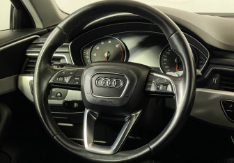 Подержанный автомобиль Audi A4 Sedan 2015 года (14 фото)