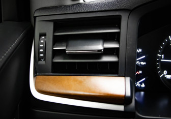 Подержанный автомобиль Lexus LX 2016 года (14 фото)