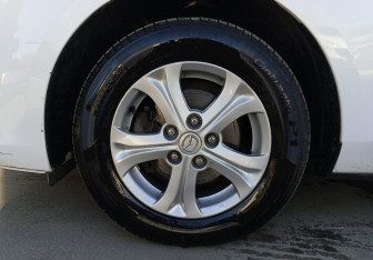 Подержанный автомобиль Mazda 3 Sedan 2011 года (9 фото)