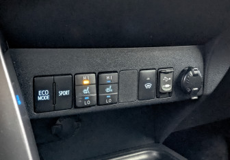 Подержанный автомобиль Toyota RAV4 2016 года (26 фото)