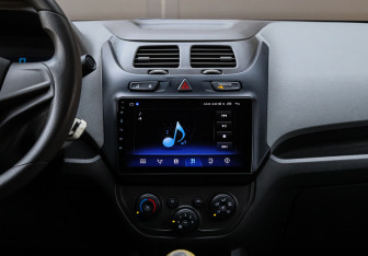 Подержанный автомобиль Chevrolet Cobalt Sedan 2013 года (10 фото)