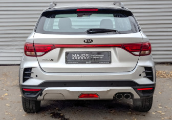 Подержанный автомобиль Kia Rio Hatchback 2021 года (6 фото)