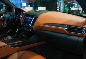 Подержанный автомобиль Maserati Levante 2018 года (12 фото)