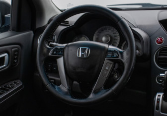Подержанный автомобиль Honda Pilot 2011 года (15 фото)