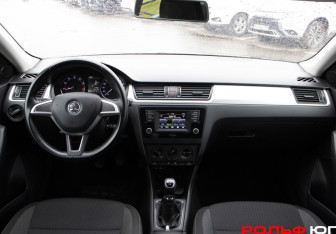 Подержанный автомобиль Skoda Rapid Liftback 2016 года (12 фото)