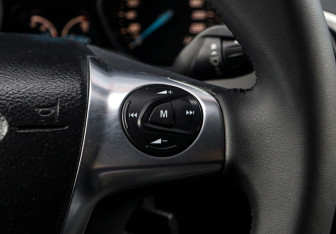 Подержанный автомобиль Ford Focus Hatchback 2012 года (16 фото)