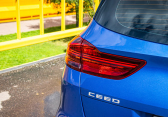Подержанный автомобиль Kia Ceed Wagon 2021 года (18 фото)