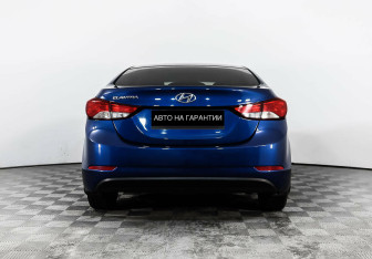 Подержанный автомобиль Hyundai Elantra Sedan 2013 года (4 фото)