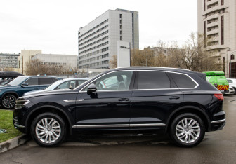 Подержанный автомобиль Volkswagen Touareg 2019 года (6 фото)