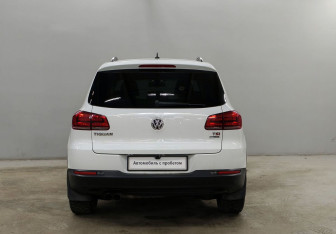 Подержанный автомобиль Volkswagen Tiguan 2016 года (6 фото)