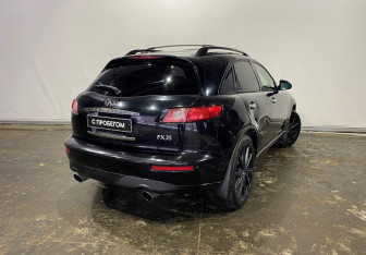 Подержанный автомобиль Infiniti FX 2005 года (4 фото)