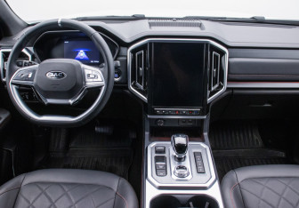 Подержанный автомобиль JAC T9 2024 года (11 фото)