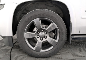 Подержанный автомобиль Chevrolet Tahoe 2015 года (18 фото)