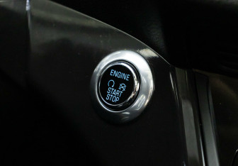 Подержанный автомобиль Ford Kuga 2015 года (13 фото)