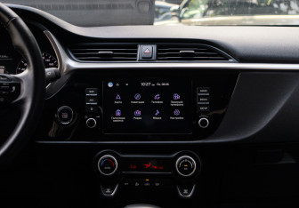 Подержанный автомобиль Kia Rio Hatchback 2021 года (10 фото)
