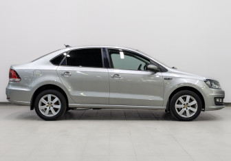 Подержанный автомобиль Volkswagen Polo Sedan 2018 года (4 фото)