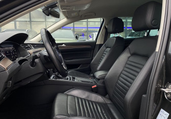 Подержанный автомобиль Volkswagen Passat Wagon 2018 года (23 фото)