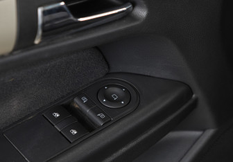 Подержанный автомобиль Opel Astra Hatchback 2008 года (8 фото)