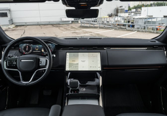 Подержанный автомобиль Land Rover Range Rover Sport 2025 года (18 фото)