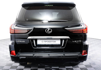 Подержанный автомобиль Lexus LX 2019 года (6 фото)