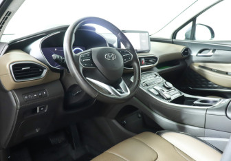 Подержанный автомобиль Hyundai Santa Fe 2022 года (13 фото)