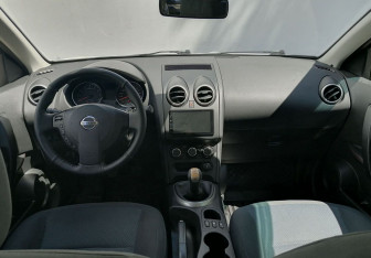 Подержанный автомобиль Nissan Qashqai+2 2012 года (11 фото)