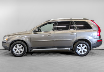 Подержанный автомобиль Volvo XC90 2011 года (8 фото)