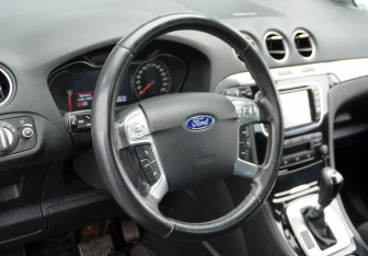 Подержанный автомобиль Ford S-MAX 2012 года (13 фото)