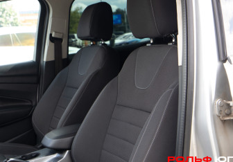 Подержанный автомобиль Ford Kuga 2014 года (16 фото)