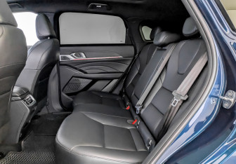 Подержанный автомобиль Haval F7 2024 года (12 фото)