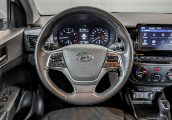 Подержанный автомобиль Hyundai Solaris Sedan 2020 года (22 фото)