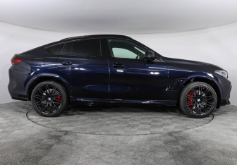 Подержанный автомобиль BMW X6 M 2021 года (6 фото)